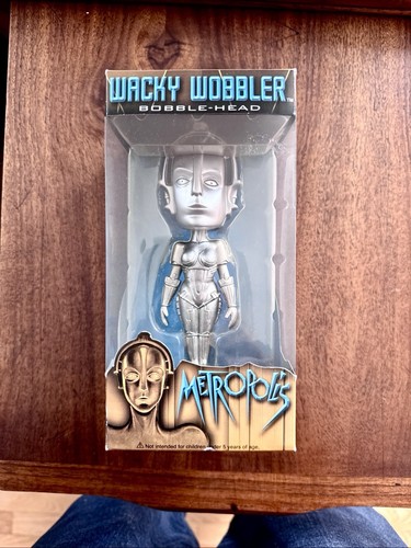 Maria robot from metropolis - metropolis,